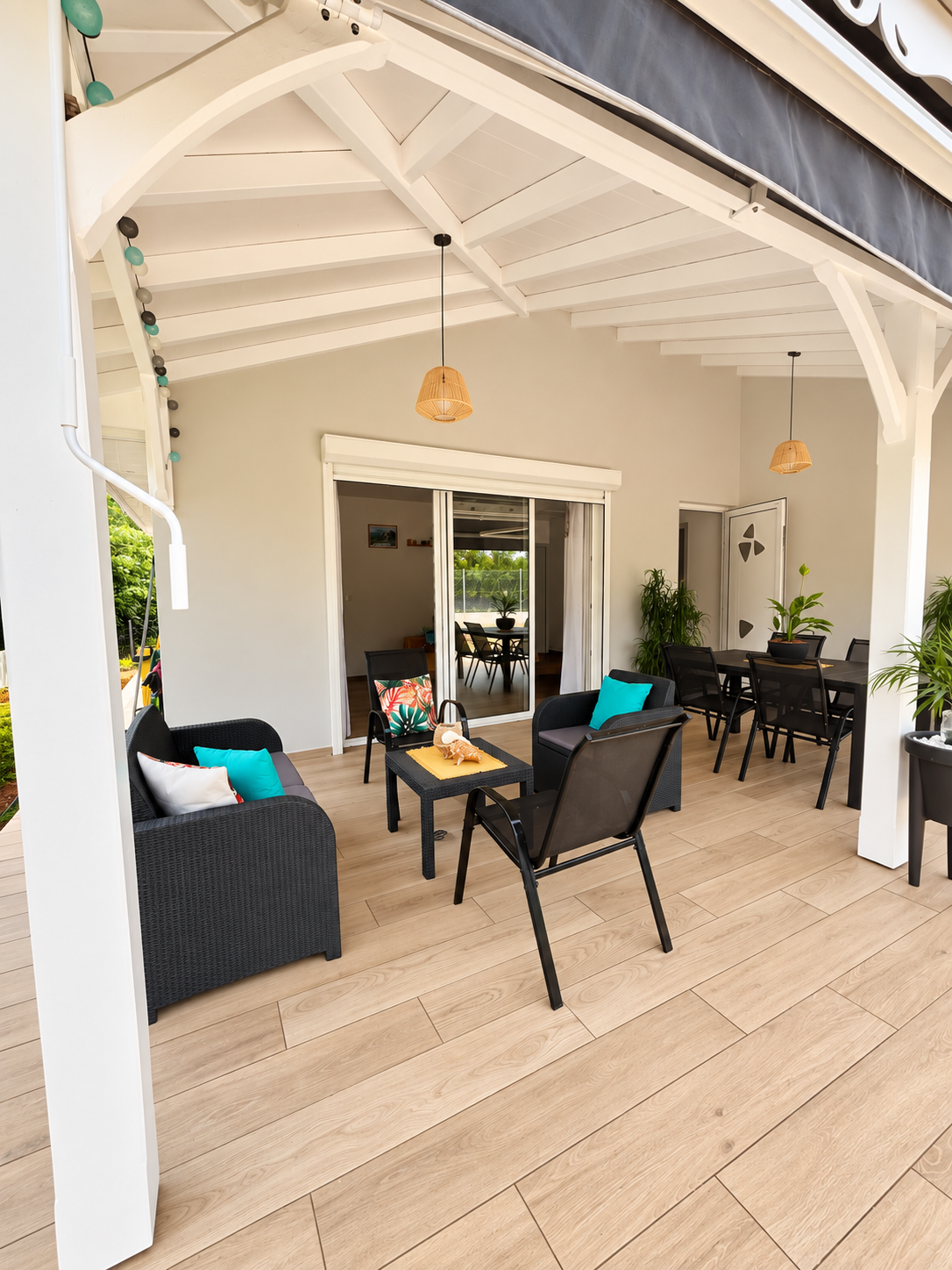 Terrasse aménagée de Villa Douceur Caraïbes en Martinique