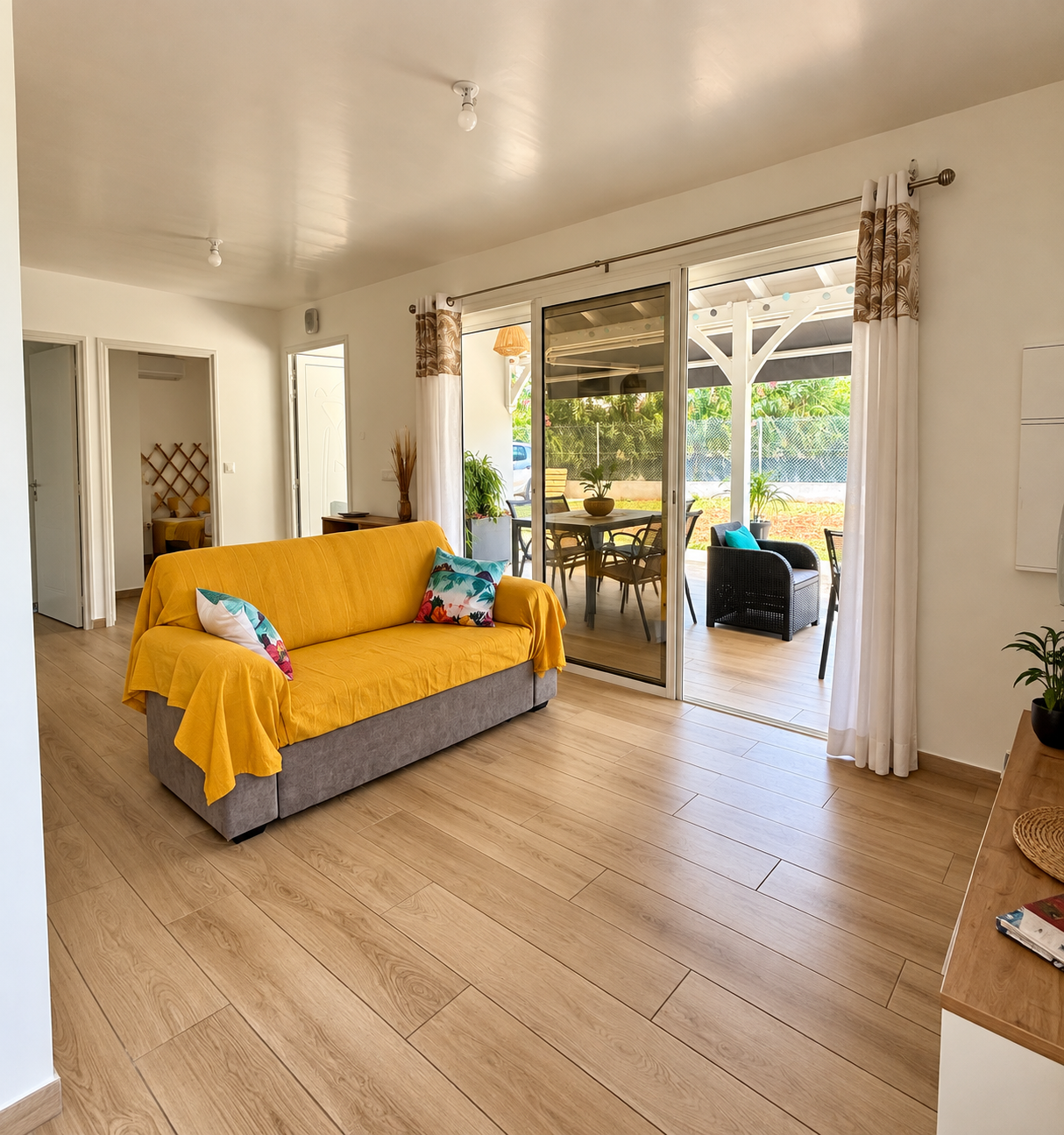 Salon et accès à la terrasse de Villa Douceur Caraïbes